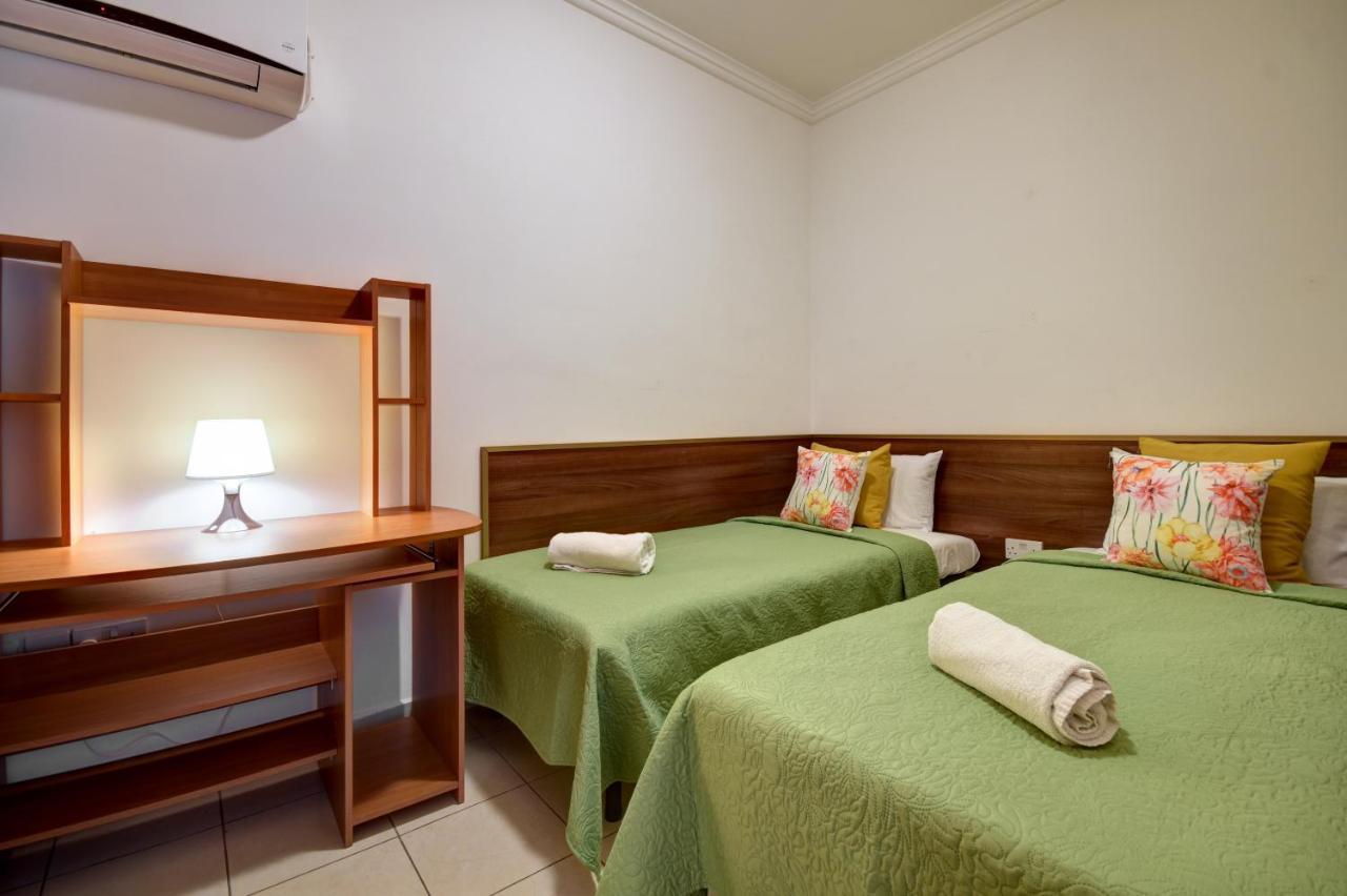Morina Court - St Julians Seaside Bliss Apartments And Penthouse By Shortletsmalta Saint Julian's 外观 照片
